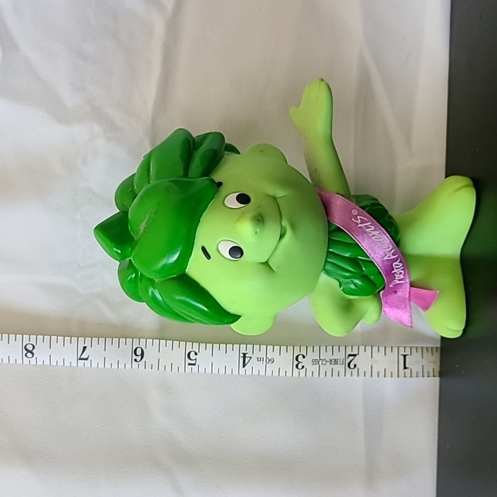 Jolly Green Giant. Little sprout